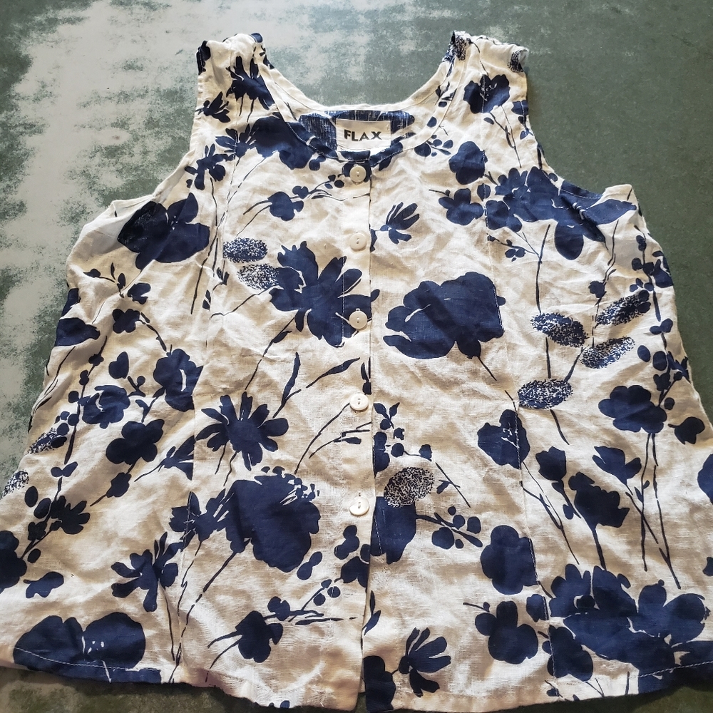 Flax brand blue&white floral sleeveless blouse sz Medium